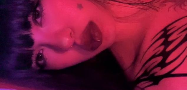 Model - Bad.Dixxxe Dominant