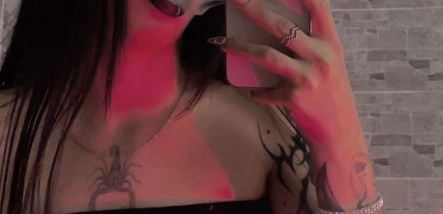 Model - Bad.Dixxxe Dominant