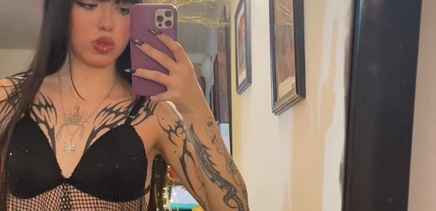 Model - Bad.Dixxxe Dominant