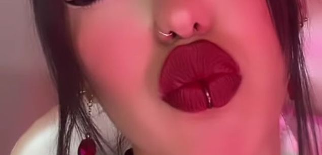 Model - Bad.Dixxxe Dominant