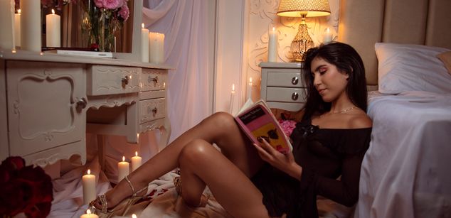 Model - Luciana latina