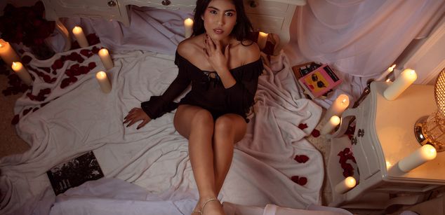 Model - Luciana squirt