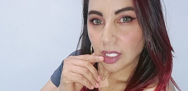 Model - Ambar_and_luka senos