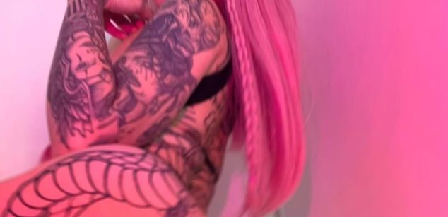 Model - Madisson Paytonh legs