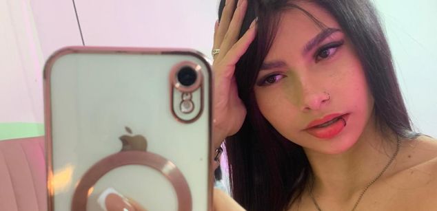 Model - Kim Luna teen