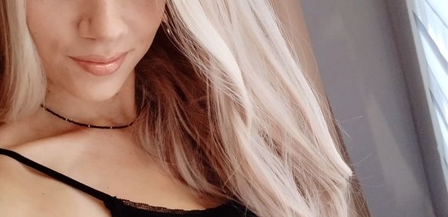 Model - AmyraEx anal