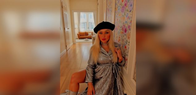 Model - Listen2Etername ASMR