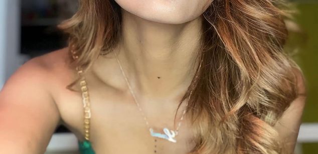 Model - Lorna Peach baile