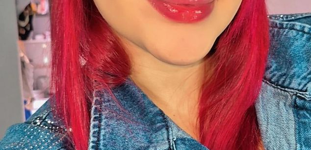 Model - VictoriaCherry heels