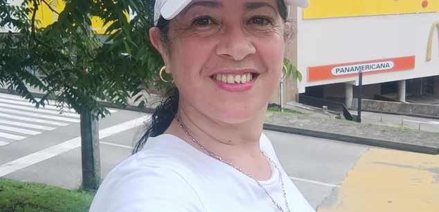 Model - AdeleSmithh heels