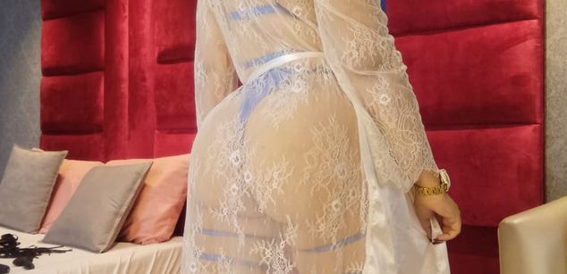 Model - Kasandra Hale pantyhose