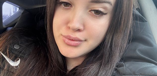 Model - Olechka shaved