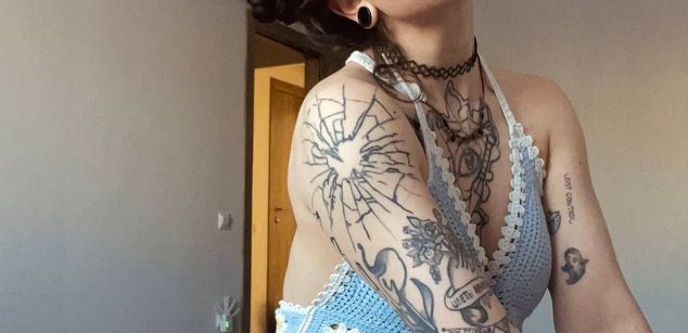 Model - wtf molly teen