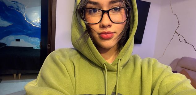 Model - Katy Elliot pussy