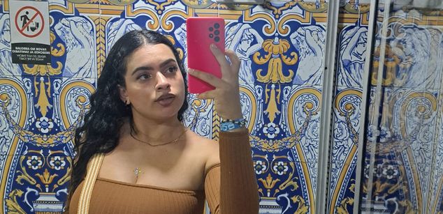 Model - Ambar SM bigboobs