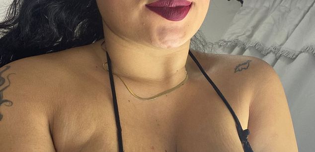 Model - Ambar SM bigboobs