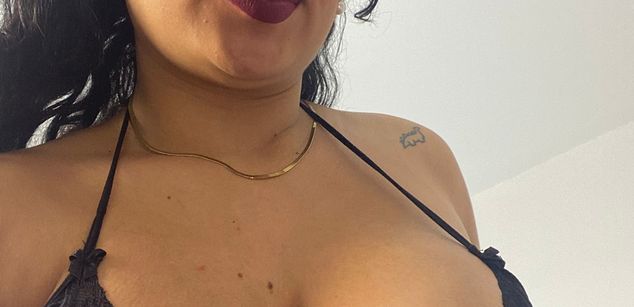 Model - Ambar SM bigboobs