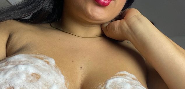 Model - Ambar SM bigboobs