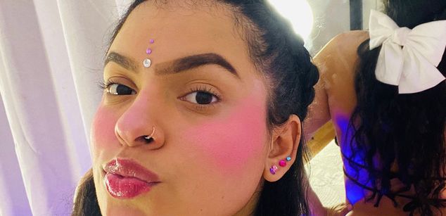 Model - Ambar SM bigboobs