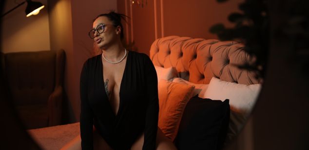 Model - NinnaDevone bigass