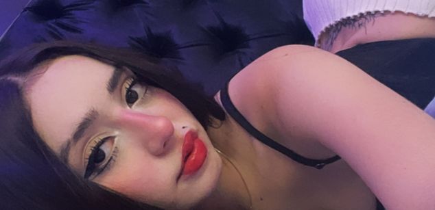 Model - Kendal Smith petite