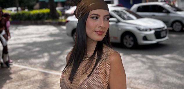 Model - Luna Carter Slave