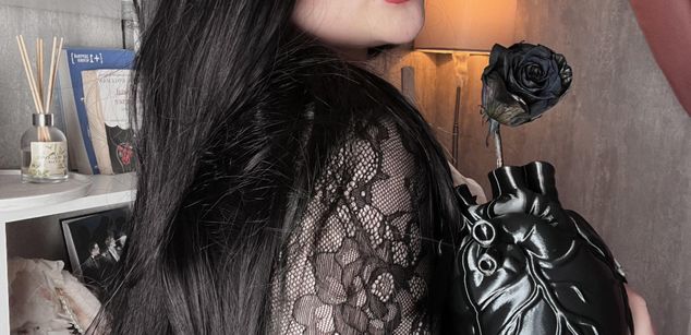 Model - Wounded_Goddess Dominatrix