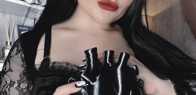 Model - Wounded_Goddess Dominatrix