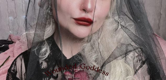 Model - Wounded_Goddess Dominatrix