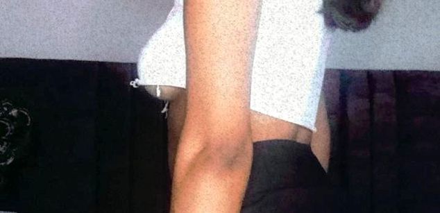 Model - Lola Gibson LATINA