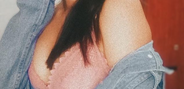 Model - Lola Gibson LATINA