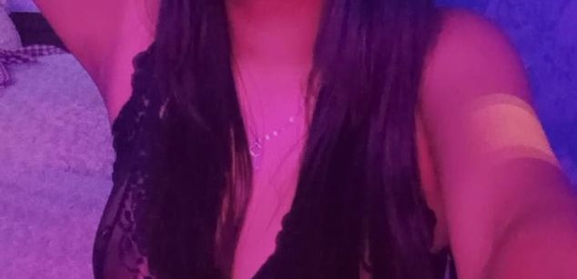 Model - Lola Gibson SQUIRT