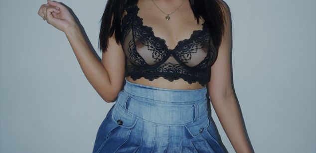 Model - Lola Gibson SQUIRT