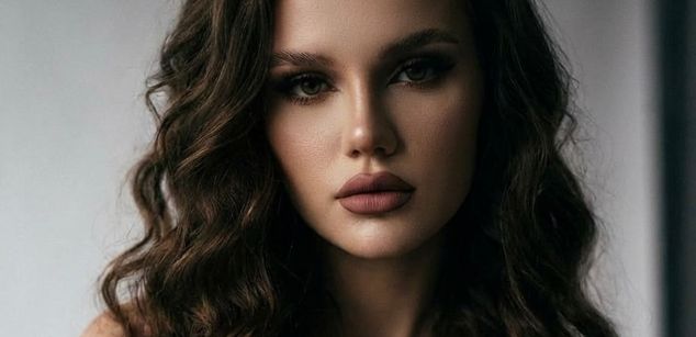 Model - Emeralda teen