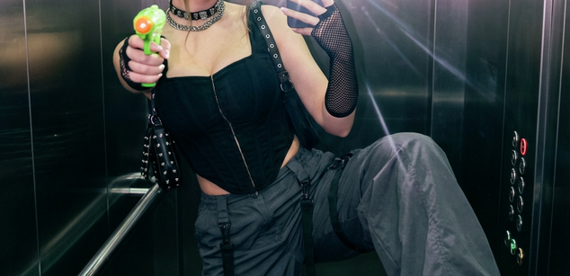 Model - Emeralda teen