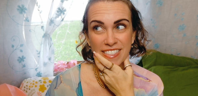 Model - Daisha Sweet natural