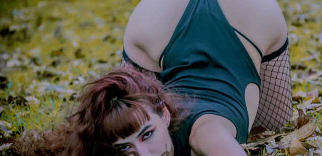 Model - Alynn_Bri sensual