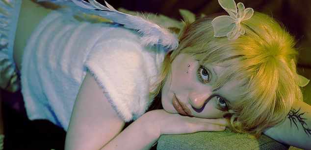 Model - Cassie Blondie shavedpussy