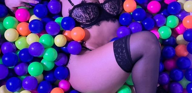 Model - AshleyLawley femdom