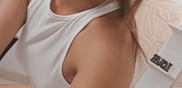 Model - Rebeca Black fastresponse