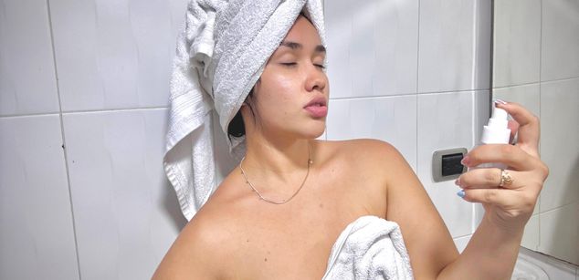 Model - Katy Elliot pussy