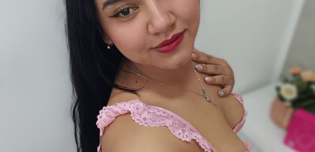 Model - SalomeLee Hairy