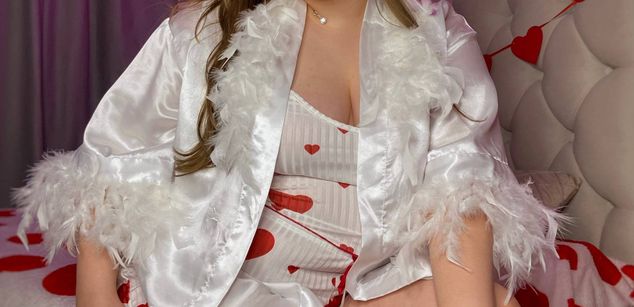 Model - Monika domination