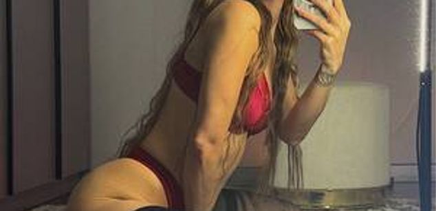 Model - Goddess_Taya erotic