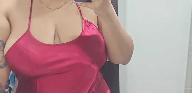 Model - Luna nova BigBoobs