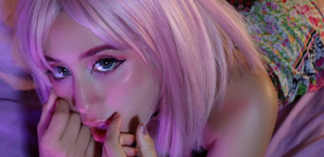 Model - AllieRousse feet