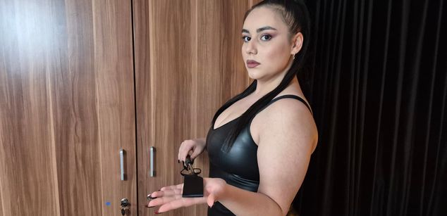 Model - RavenKathe findom