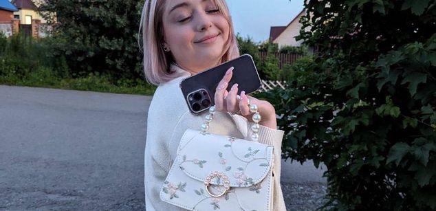 Model - KellyMoors joi