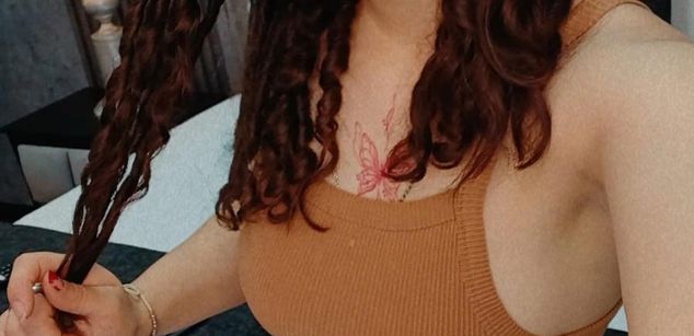 Model - RubyDevineh heels