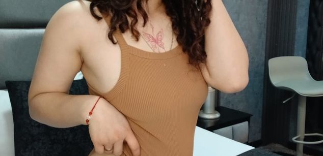 Model - RubyDevineh heels